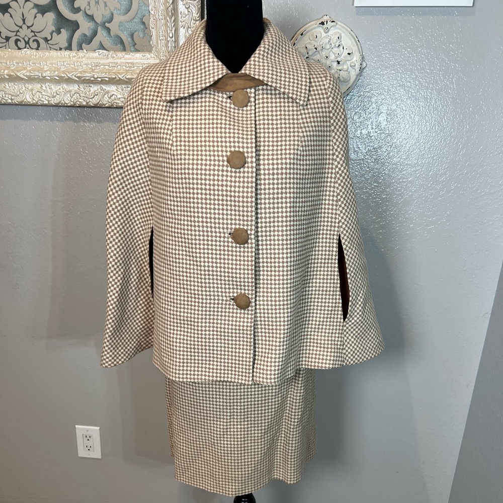 Vintage Houndstooth Skirt Suit with Cape Jacket - Neutral Tones - Picture 5 of 12